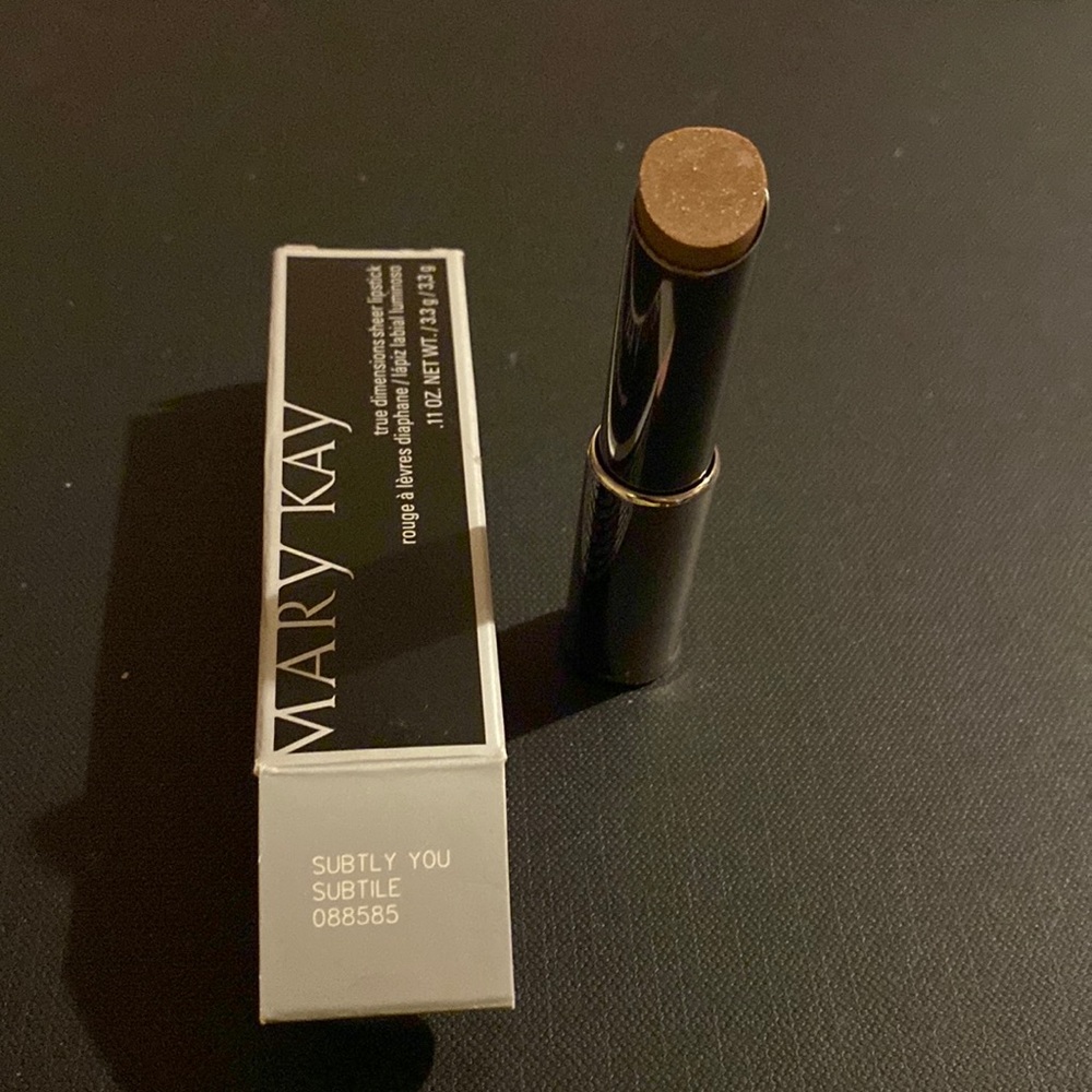 Mary Kay True dimensions Sheer Lipstick ( Subtly You)